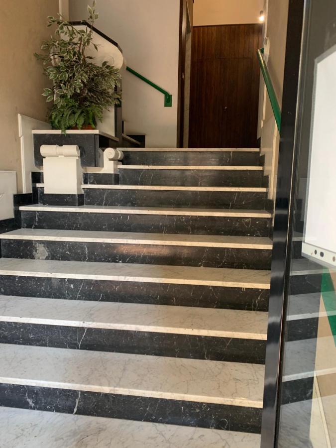 Columbus Apartment Chiavari Bagian luar foto